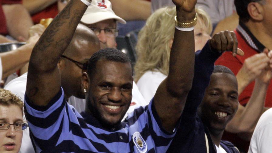 LeBron James debe tomar una decisión: ¿Yanquis o Indios? 