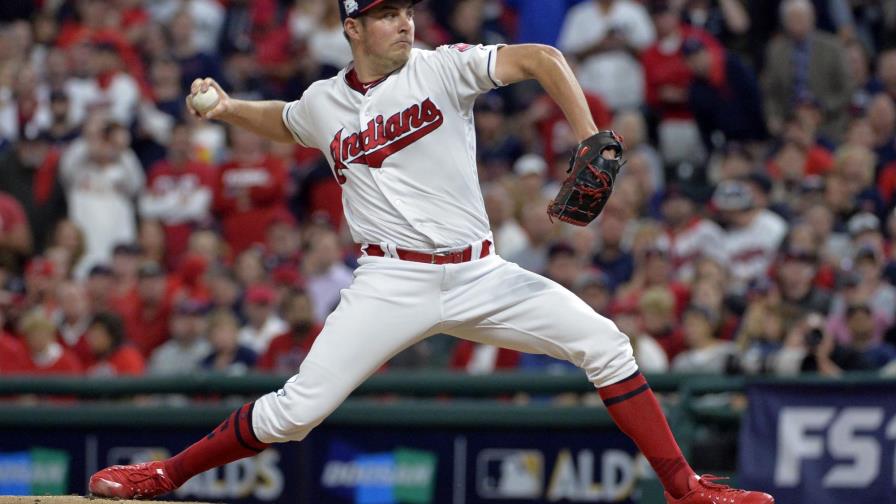 Bauer maniató a los Yanquis y Cleveland ganó el primero de la serie