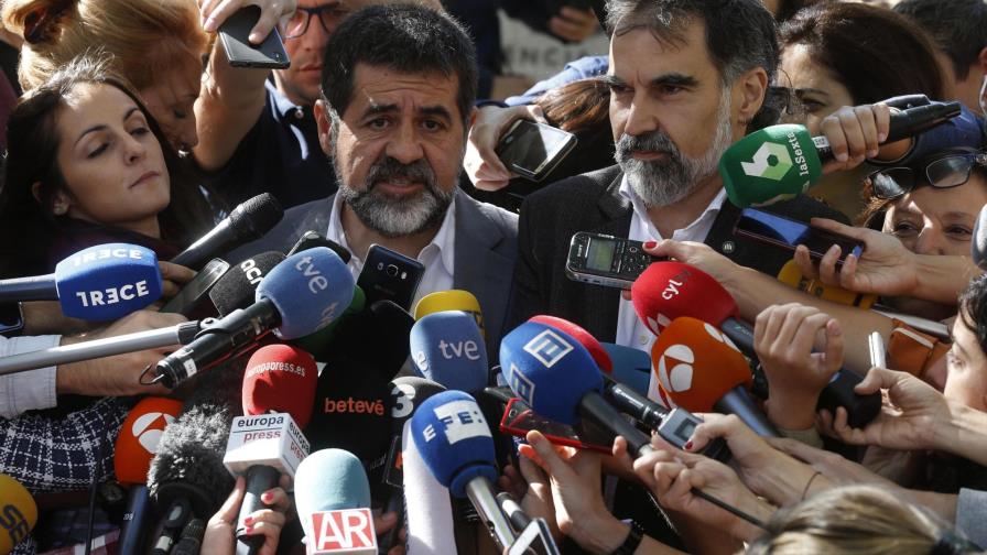 Puigdemont retrasa al martes su comparecencia en el parlamento catalán sobre el referendo