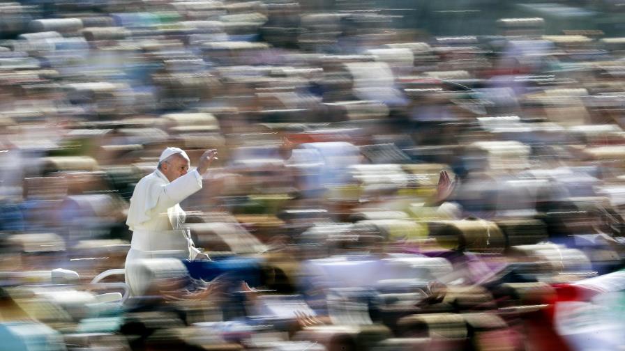 El papa denuncia proliferación de la pornografía en internet 