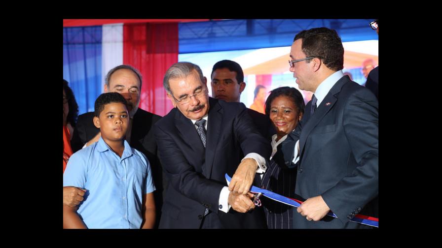 Presidente Medina entrega otra escuela de Jornada Escolar Extendida