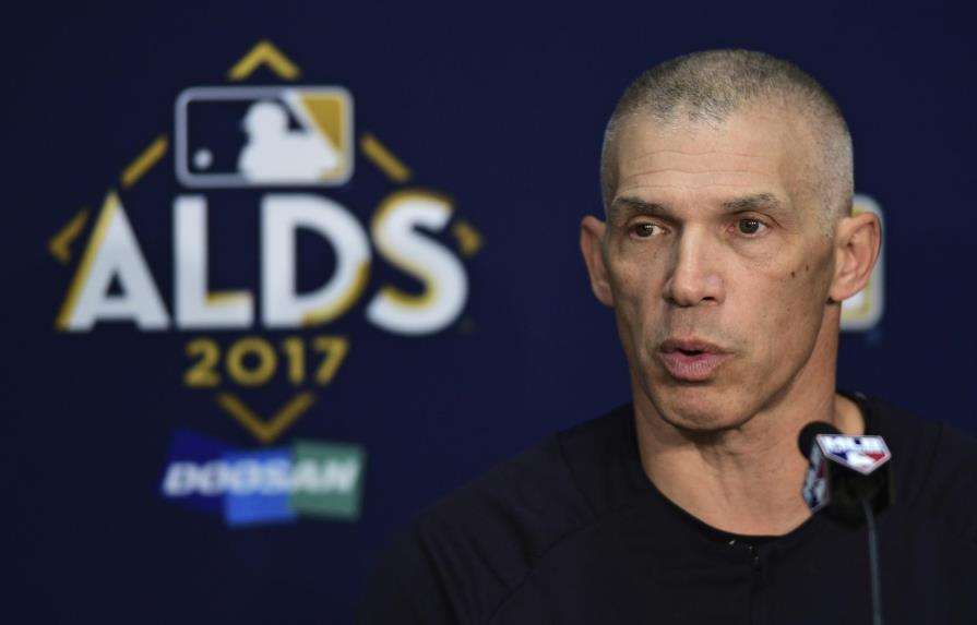 Manager de los Yankees asume responsabilidad por ‘error horrible