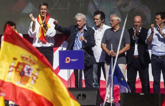 Multitudinaria manifestación en Barcelona a favor de la unidad de España