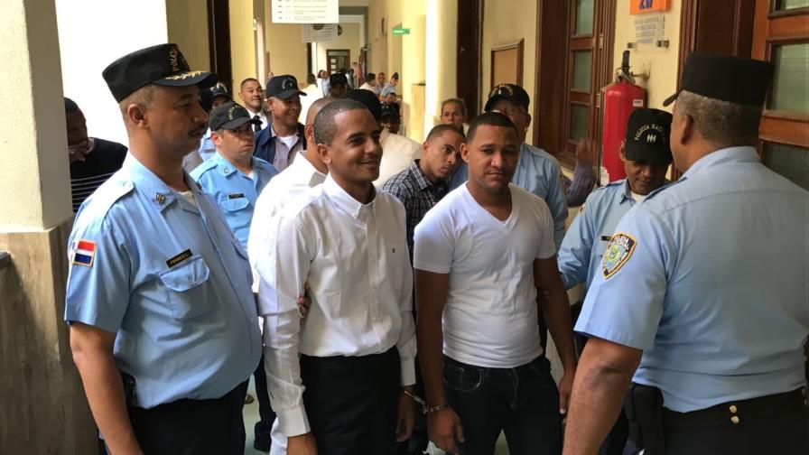 Cuatro acusados en estafas tienen salarios en la UASD de hasta 61 mil pesos