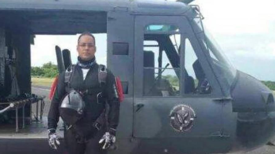 Giro mal calculado habría causado accidente mortal del capitán paracaidista