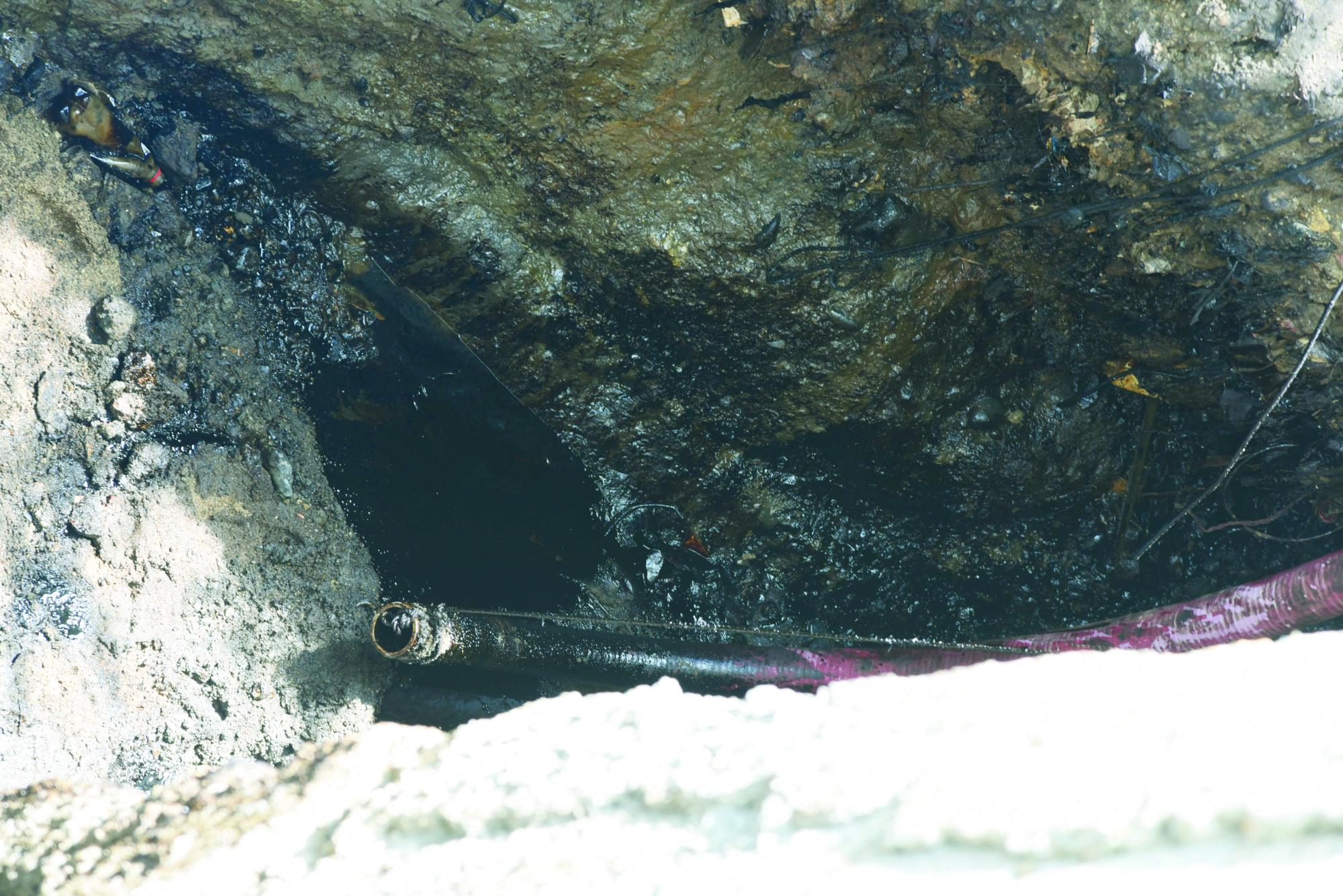 Sigue el derrame de fuel oil.