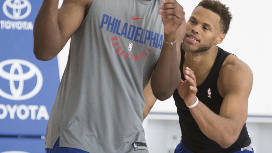 Los Sixers atan a Joel Embiid con US$148 millones y cinco años