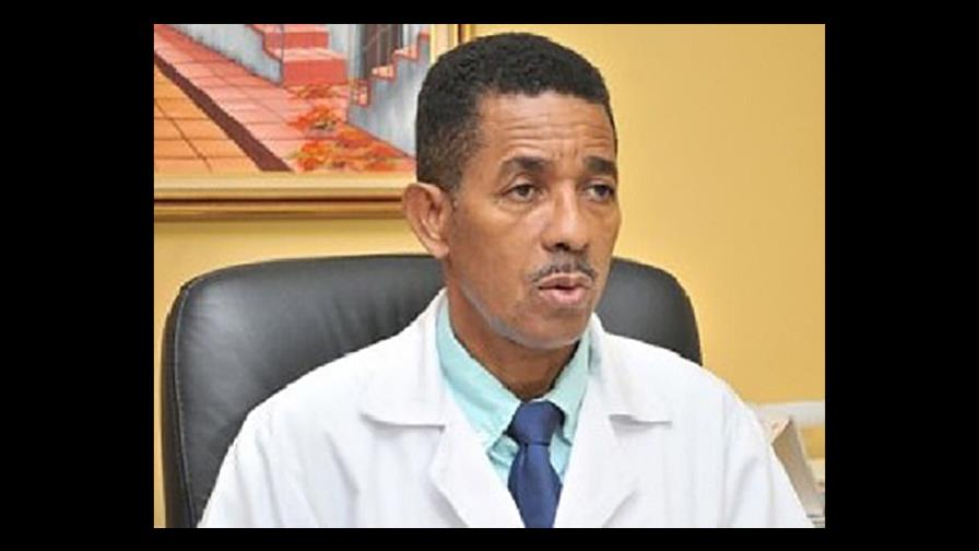 Clemente Terrero presenta candidatura a la presidencia del Colegio Médico