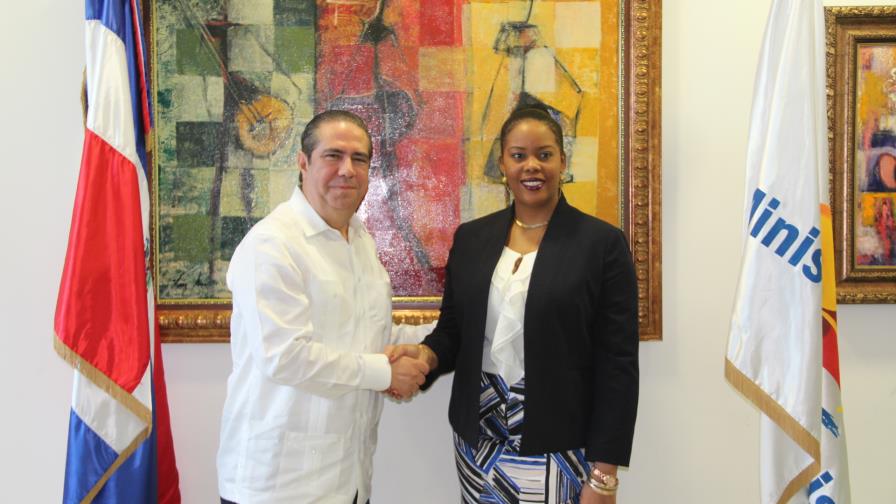 Ministro de Turismo dominicano se reúne con su homóloga de Haití