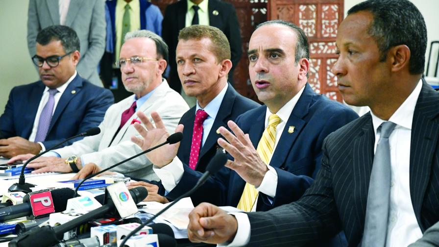 Oposición pide retomar trabajo Ley de Partidos; otros advierten secuelas  