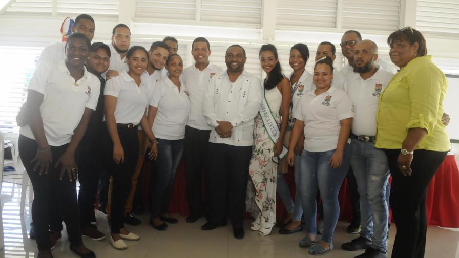 Realizan foro sobre política municipal a favor de los jóvenes