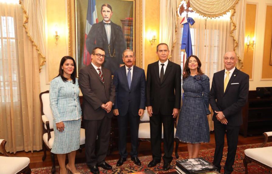 Pleno TSE se reunió con Medina en Palacio