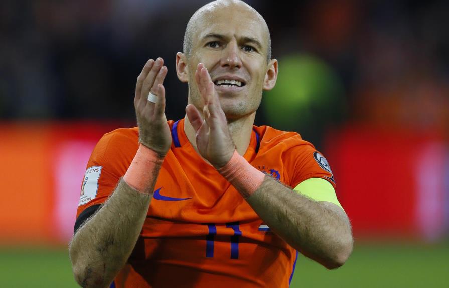 Arjen Robben se despide de la selección de Holanda luego de la eliminación de su país