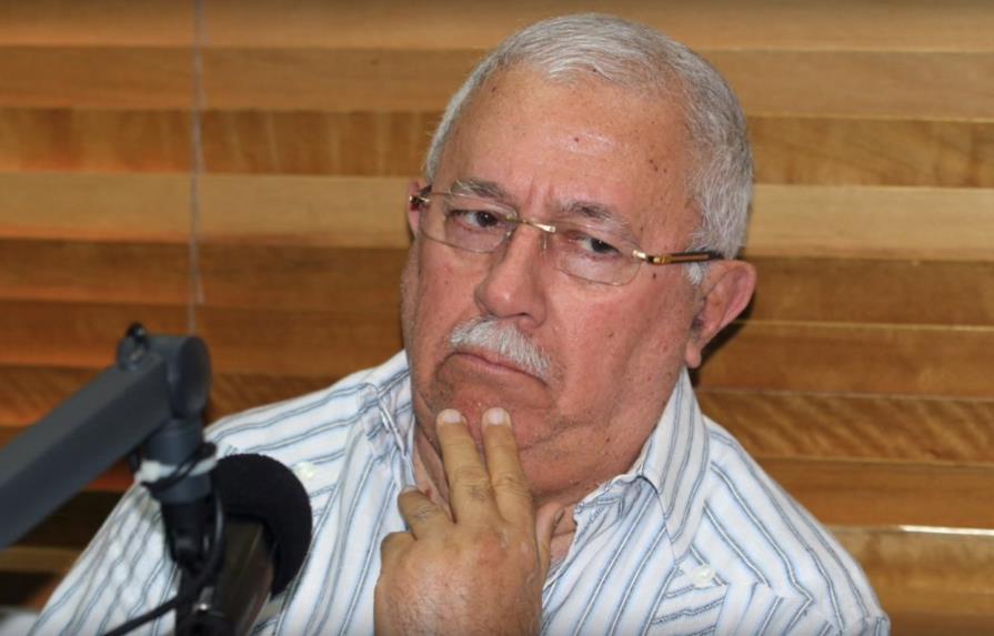 Suspenden 20 días al locutor Álvaro Arvelo hijo por agravio a Duarte  