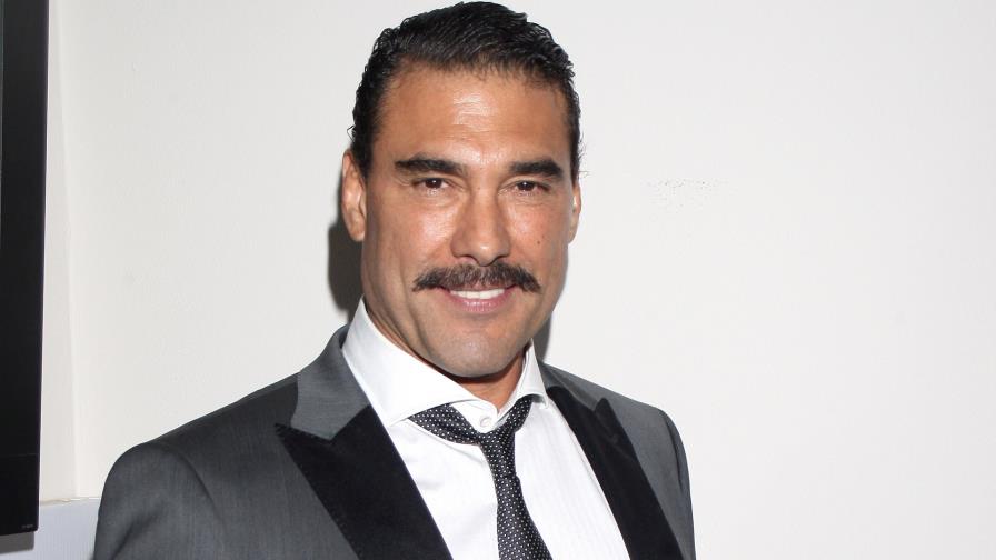 VIDEO: Actor Eduardo Yáñez abofetea reportero de Univisión durante entrevista 