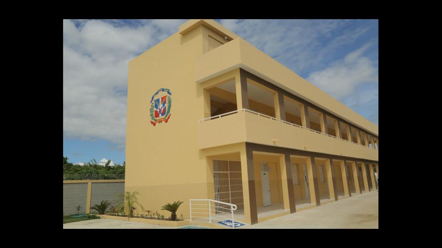 Danilo entrega seis escuelas en San Pedro de Macorís Danilo entrega seis escuelas en San Pedro de Macorís
