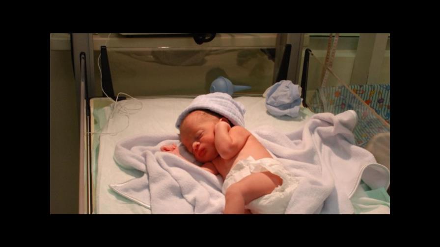 Científicos franceses idean un escáner cerebral portátil para recién nacidos 