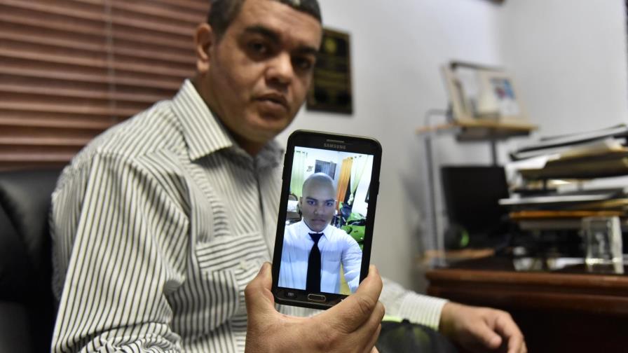 “Dios o no existe o es loco”, dice padre de joven fallecido tras entrenamientos en Academia Naval