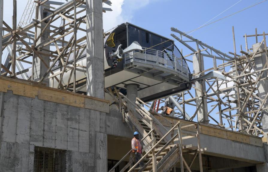 Continúan trabajos de montaje del cableado del Teleférico Santo Domingo