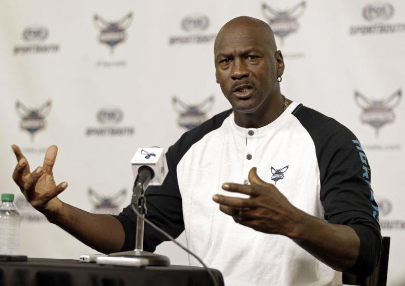Michael Jordan asegura que “Superteams” crearán una NBA con equipos “basura”
