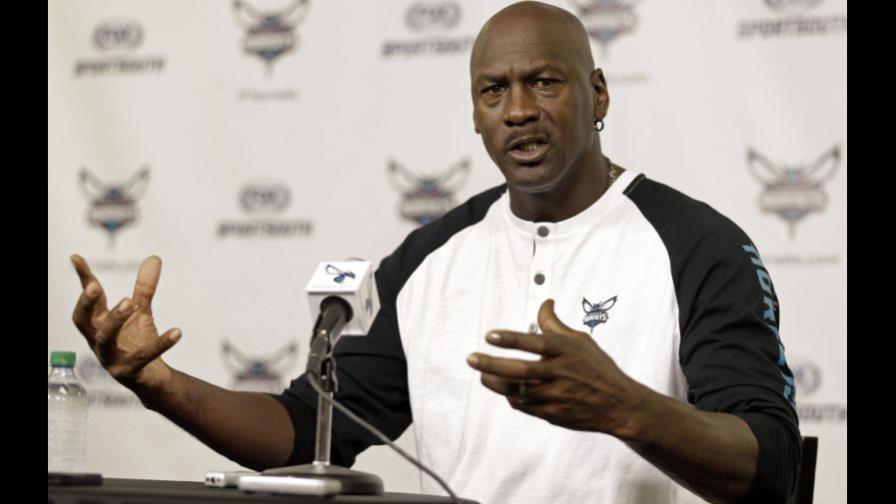 Michael Jordan asegura que “Superteams” crearán una NBA con equipos “basura”