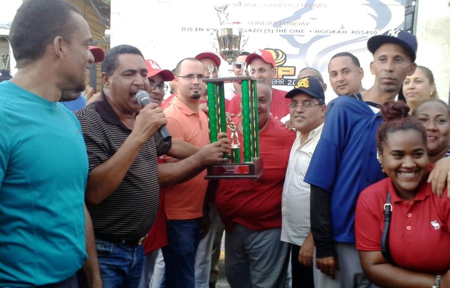 Rebelde se corona en torneo municipal sóftbol de Tenares
