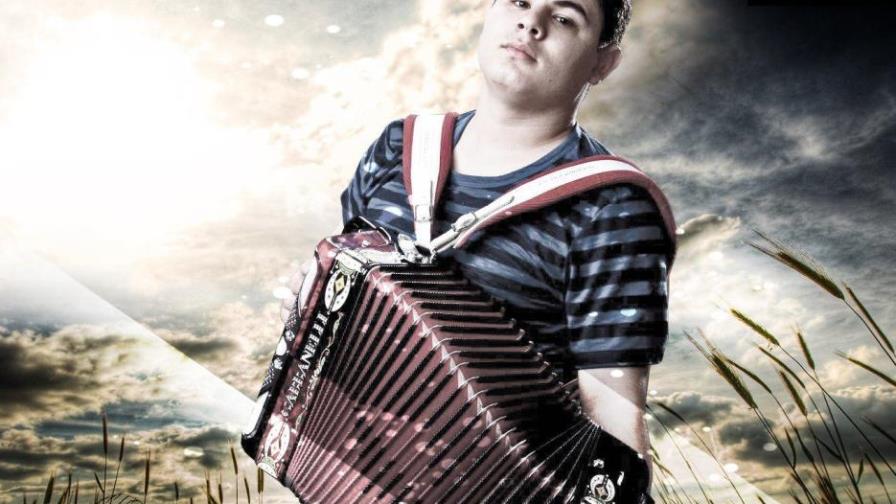 Asesinan a tiros a cantante mexicano en su domicilio 