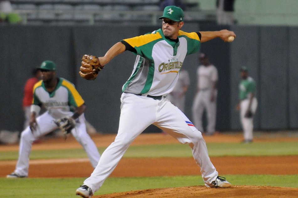 El zurdo Evan MaClane se apresta a convertirse en el refuerzo líder en temporadas en el béisbol invernal de la República Dominicana, con 10 temporadas.