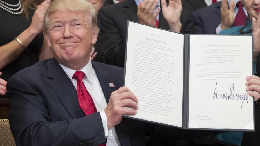 Estados demandan a Trump por suspender los subsidios federales del Obamacare