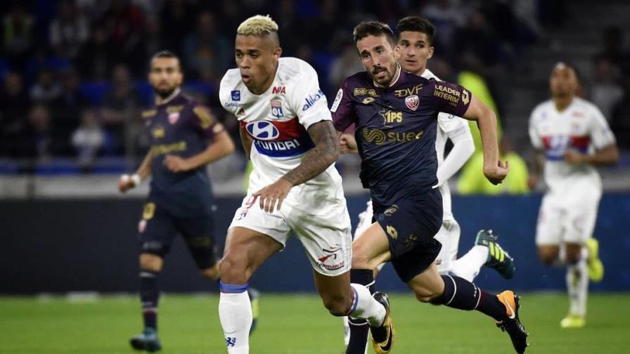 Mariano anota séptimo gol y el Lyon gana en Francia