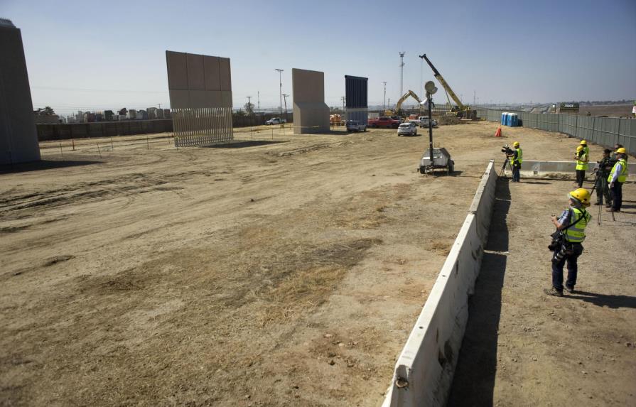 Avanza construcción de prototipos del muro según lo estimado por Gobierno de EE.UU. 