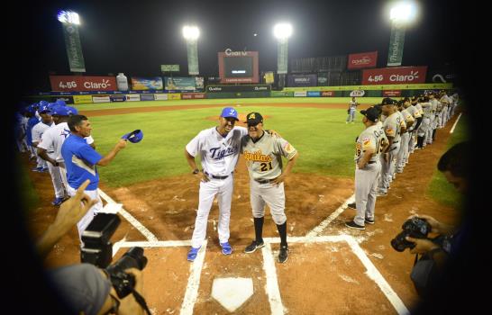 Las Águilas Cibaeñas le dañan la fiesta de apertura del campeonato de béisbol a los Tigres del Licey 