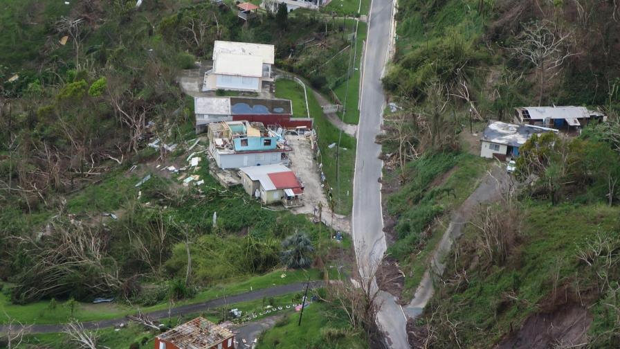 Puerto Rico prevé en diciembre recuperar 95% de servicio energía caído por huracán 