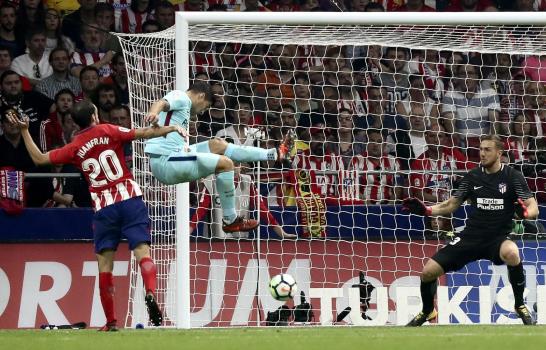 Luis Suárez rescata empate para el Barcelona ante el Atlético 
