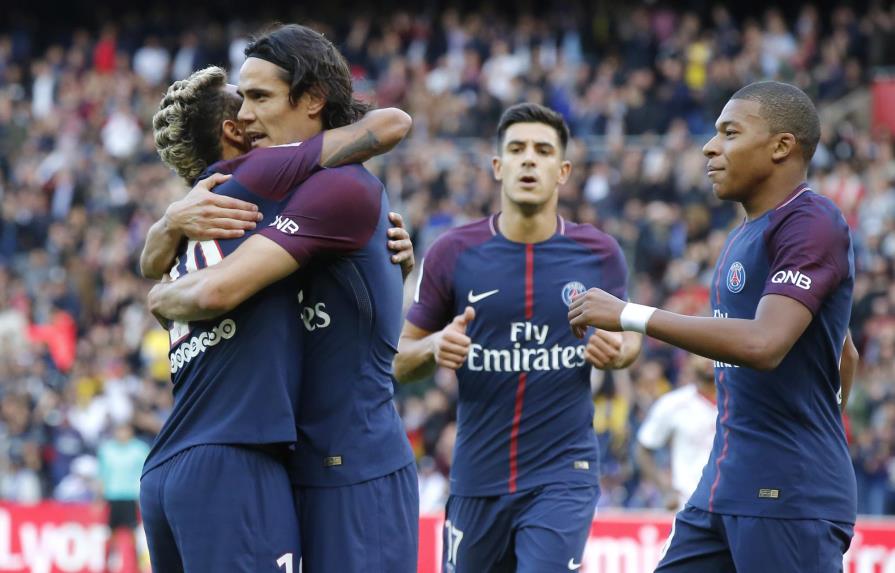 PSG gana y se aleja en la liga francesa 
