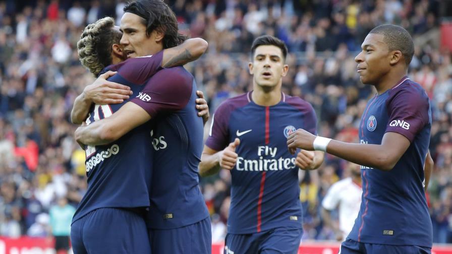 PSG gana y se aleja en la liga francesa 