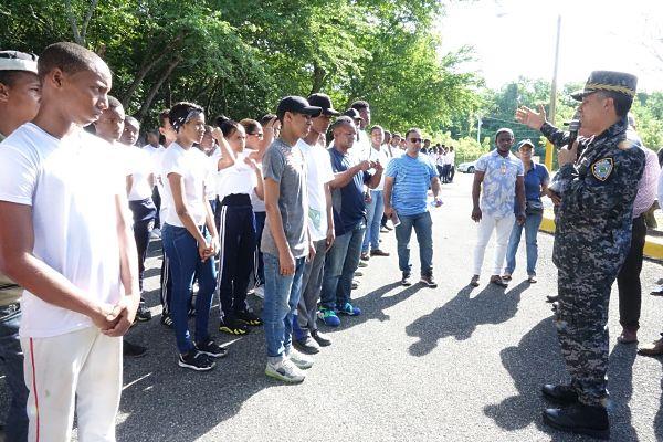 Policía Nacional inicia entrenamiento para el programa Policía Juvenil Comunitario