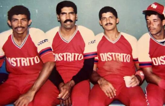 Gaby Salazar: Un lanzador estelar en la época dorada del béisbol amateur