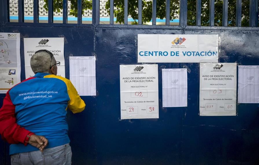 Maduro llama a votar “con mucha conciencia” en elecciones gobernadores
