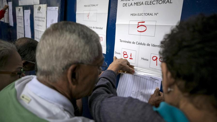 Abren los centros de votación en Venezuela para la elección de gobernadores