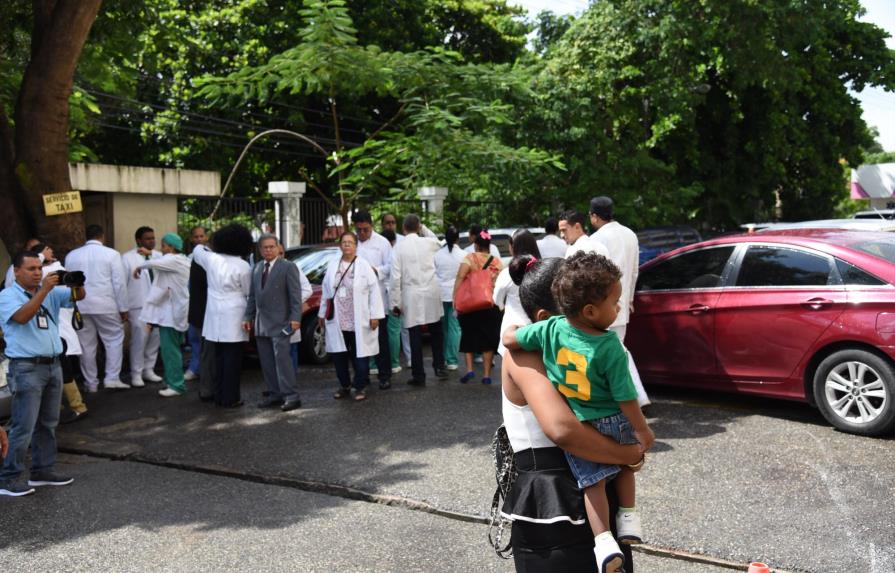 Colegio Médico sigue firme en huelga; dice que el Gobierno no quiere diálogo