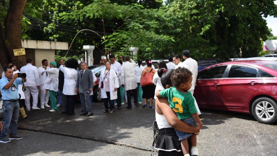 Colegio Médico sigue firme en huelga; dice que el Gobierno no quiere diálogo
