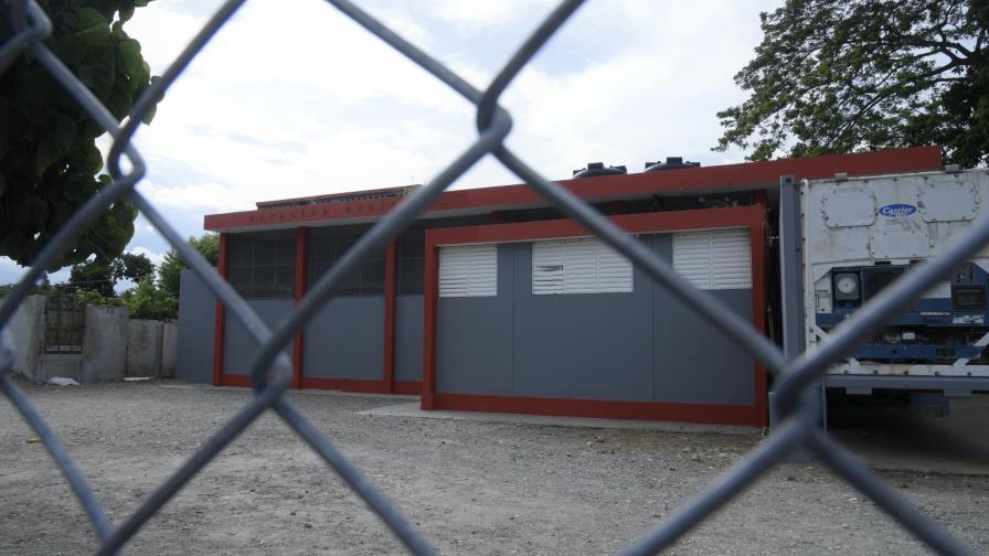 Autoridades mantienen cerrado el matadero de Moca por falta de fosa séptica