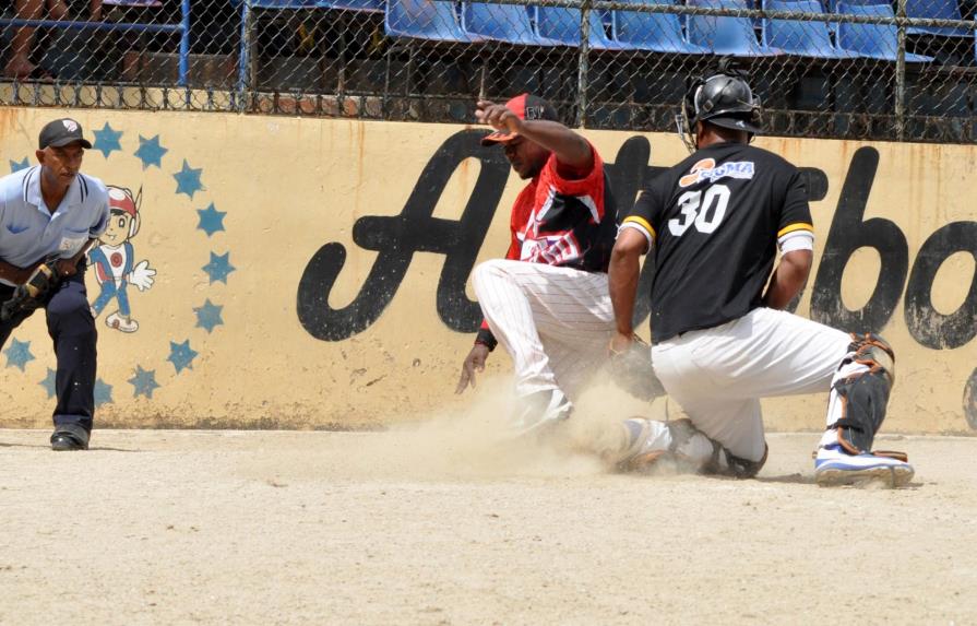 Manlio, Corderos, Picapiedras y Cementera están en la semifinal del sóftbol del Distrito Nacional