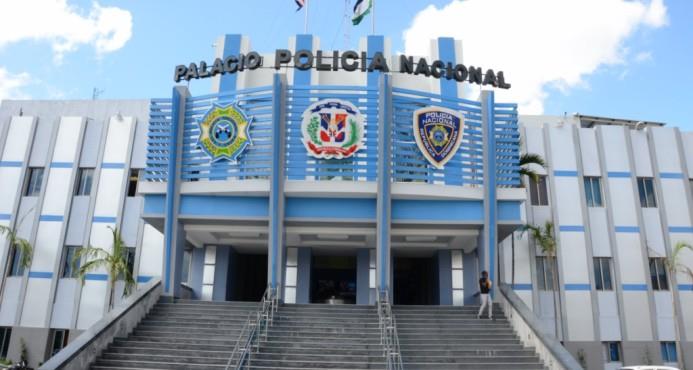 La Policía Nacional apresa a cuatro extranjeros por robo de RD$325 mil