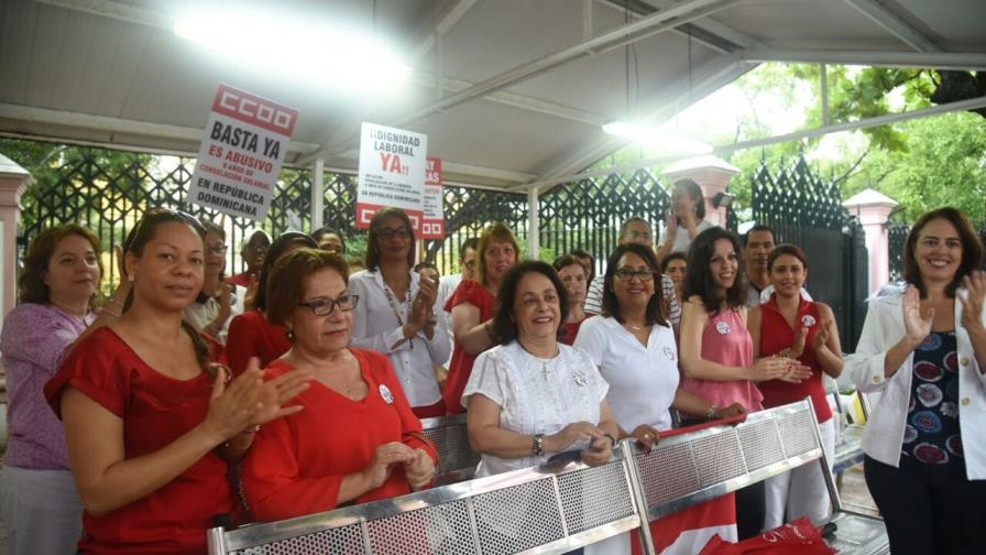 Servicio exterior español solo atiende casos de emergencias y humanitarios por huelga