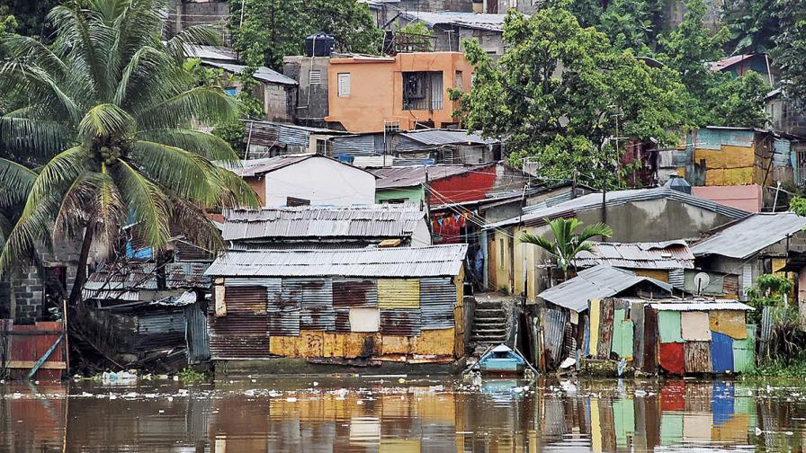 En el Distrito Nacional viven 292,332 habitantes  en lugares de alto riesgo