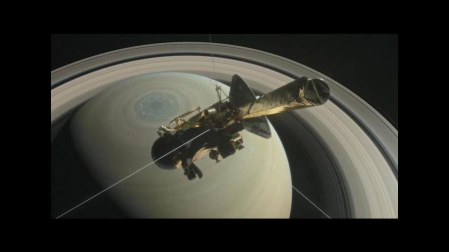 La NASA divulga datos de la sonda Cassini justo antes de desintegrarse