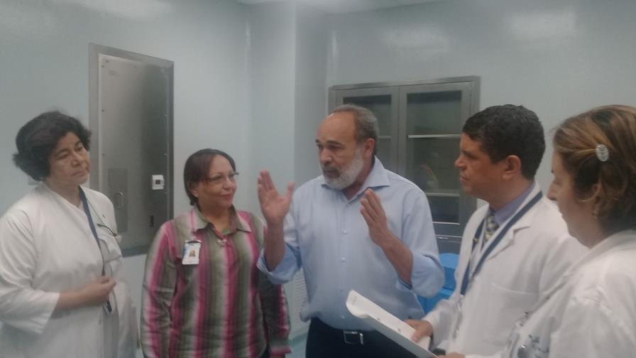 Oficina de Ingenieros Supervisores de Obras del Estado entrega quirófanos en el hospital José María Cabral y Báez