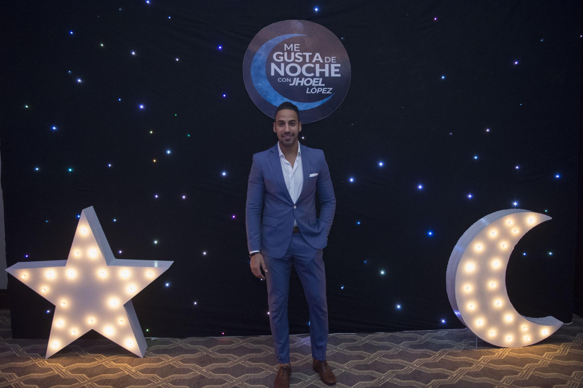 El comunicador y productor posa para el lente de fotoperiodistas de Diario Libre 